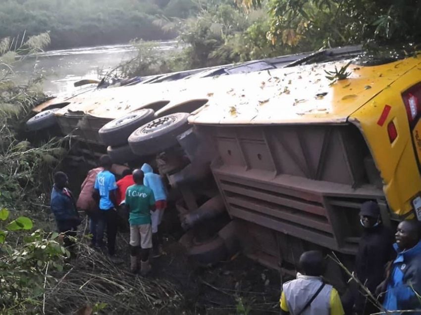 Zambiya’da otobüs şarampole uçtu: 4 ölü, 15 yaralı