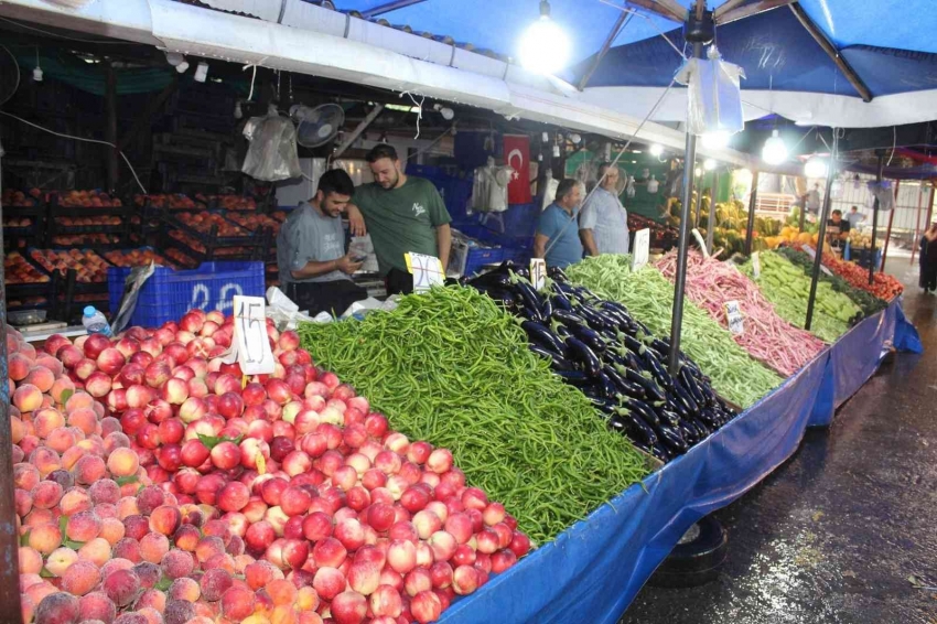 Pazarda sebze fiyatları düşüşe geçti