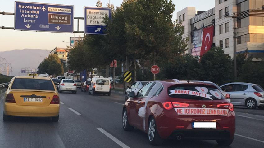 Bursa’da gelin arabasına öyle bir şey yazdı ki! 