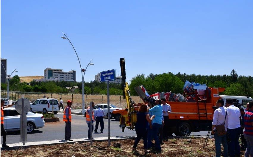 Valilik, cadde isminin değiştirilmesi ile ilgili suç duyurusunda bulundu