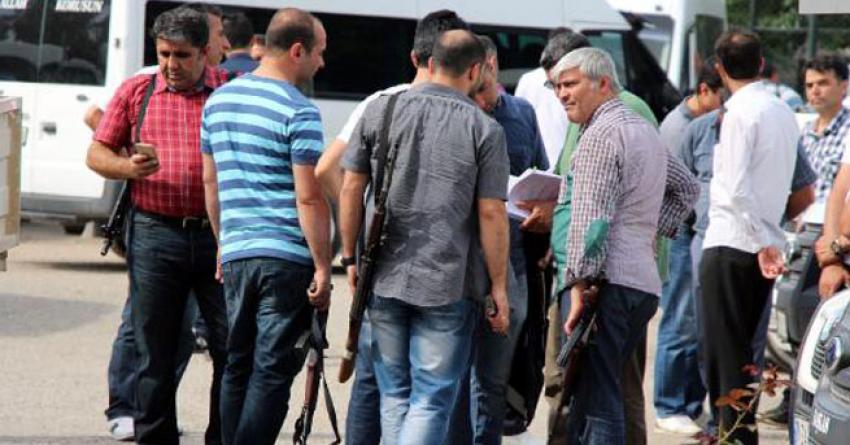 Bir garip kaza! Oyları almaya giden polis...