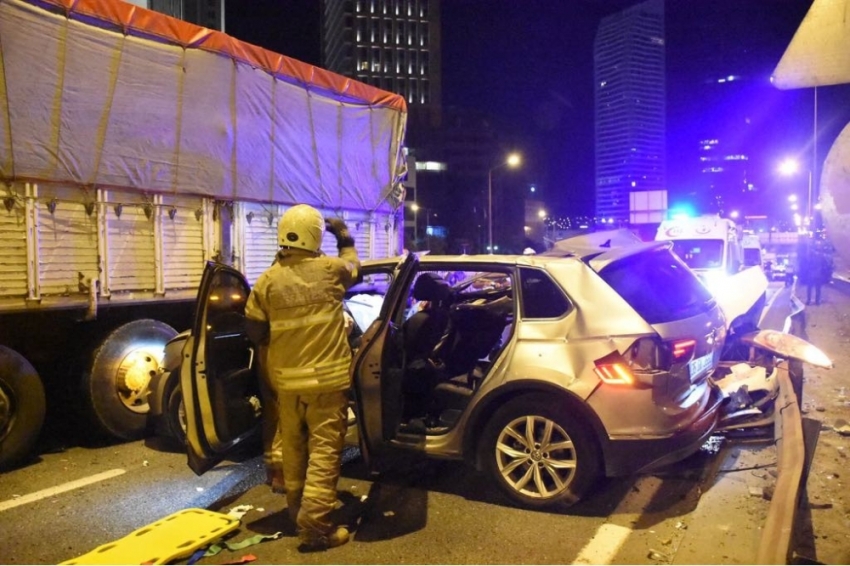 İzmir’de zincirleme kaza: 1 ölü, 4 yaralı