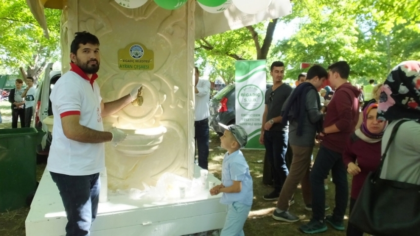 Ayran çeşmesinden 30 bin kişiye ikram