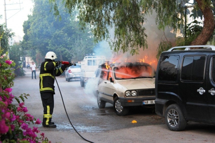 Bir anda alev topuna döndü !