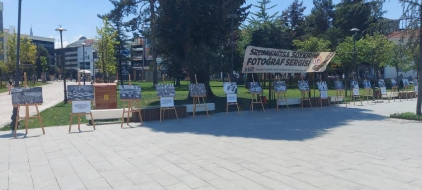 Srebrenitsa Katliamının yıl dönümü dolayısıyla fotoğraf sergisi açıldı