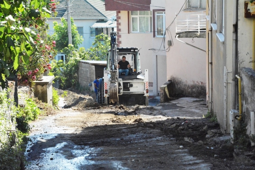 İlave su şebekesi hatları yapılıyor