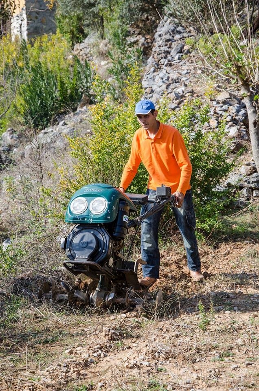 Alanya’da su kuyusu açarken toprak kaydı: 1 ölü