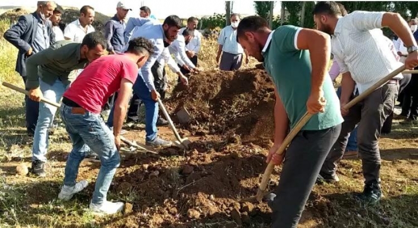 Trafik kazasında hayatını kaybeden gelin son yolculuğuna uğurlandı