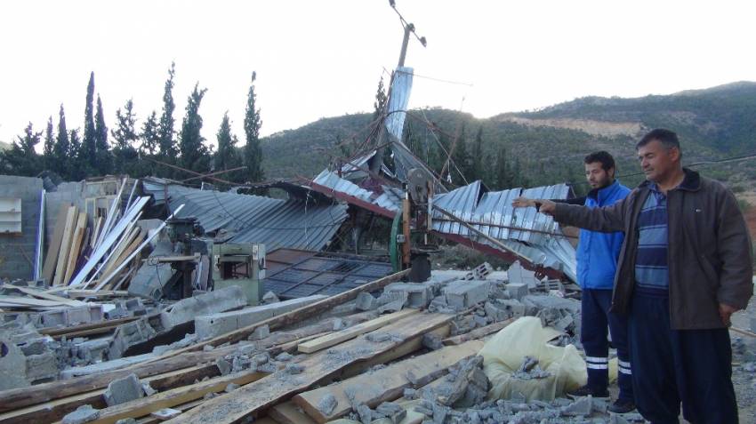 Mersin’de soğuk ve fırtına: 1 ölü