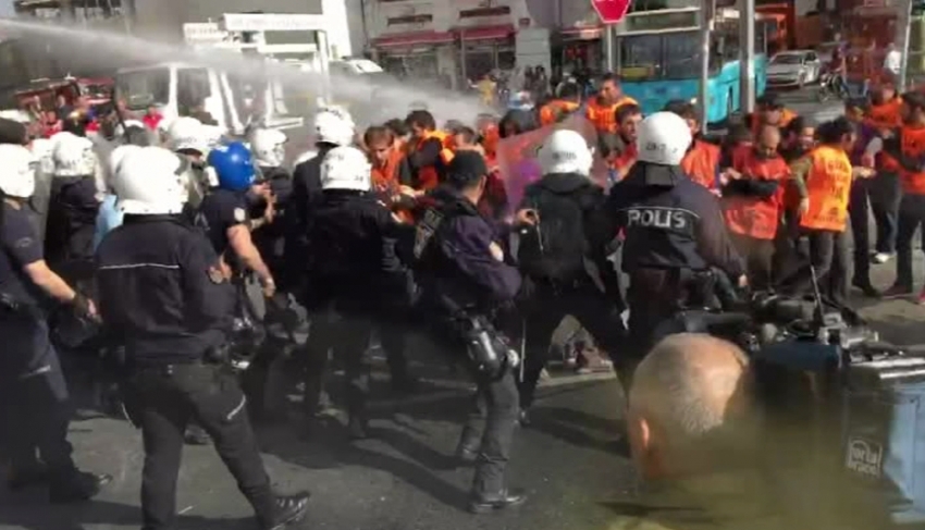 Taksim’e çıkmaya çalışan gruba müdahale