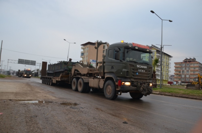 Sınıra tank sevkiyatı