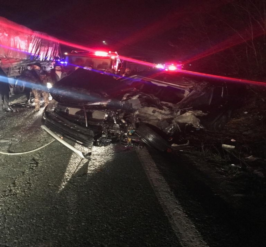 Özel harekat polislerini taşıyan araç TIR’la çarpıştı: 6 yaralı