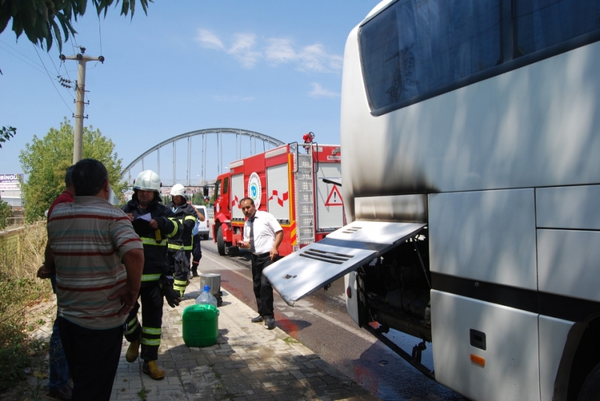 46 öğrencinin bulunduğu yolcu otobüsünde yangın