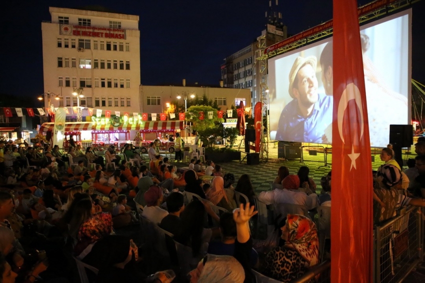 Geleneksel Açık Hava Sinema günlerine yoğun ilgi