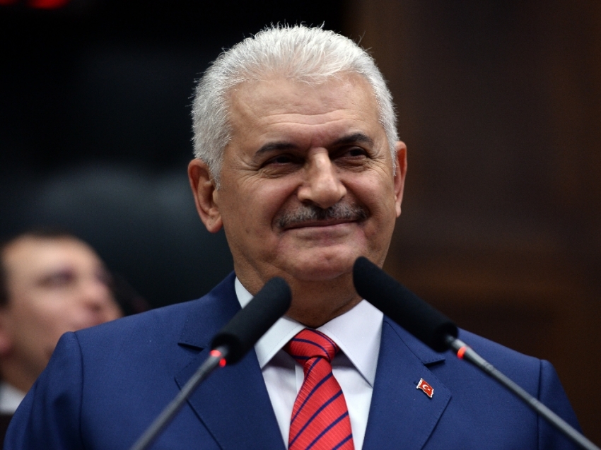 Başbakan Yıldırım ve eşi, kurbanını Kızılay’a bağışladı