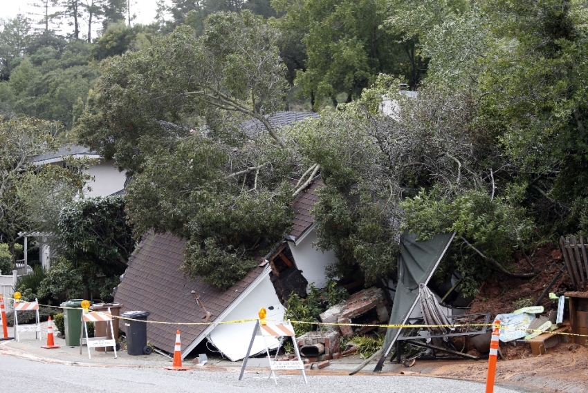 California’da sel: 5 ölü