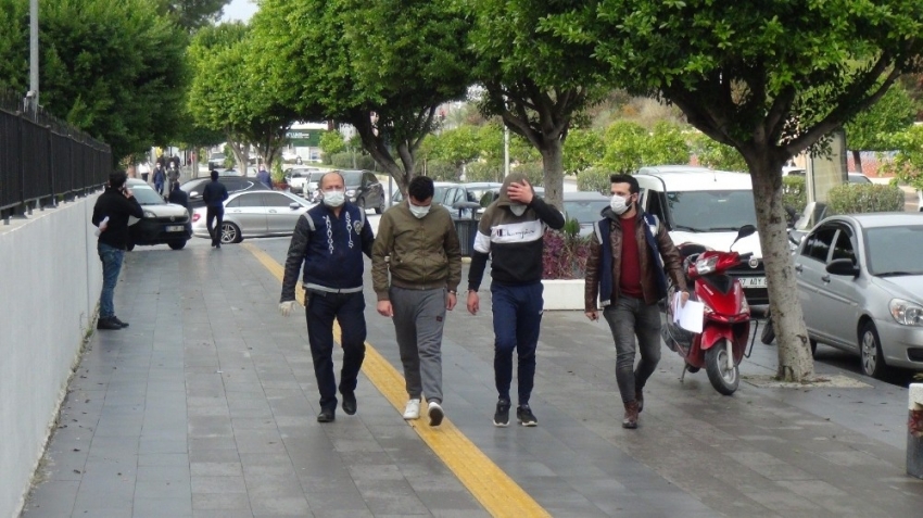 Polis yakalamaktan, hırsız motosiklet çalmaktan bıkmadı