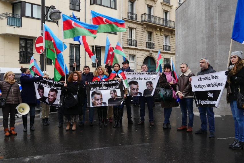 Paris’te Ermenistan protestosu