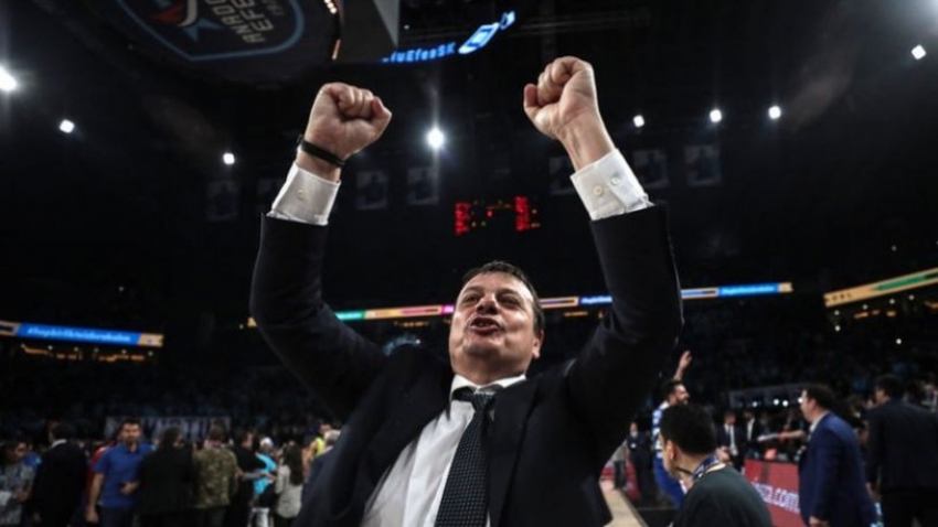 Ergin Ataman'a yılın koçu ödülü