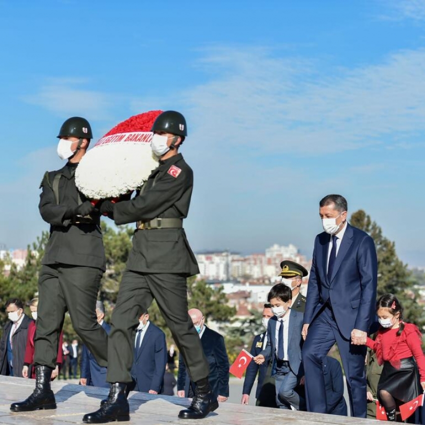 Meclis ve Anıtkabir'de tören