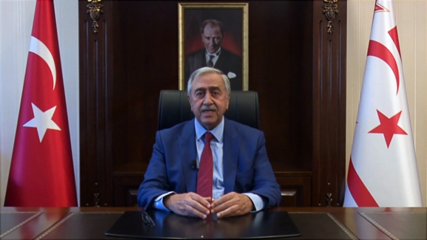 Kutlamalar Mustafa Akıncı’nın konuşmasıyla başladı