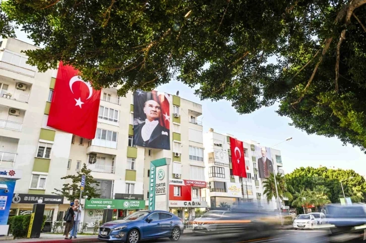 100’üncü yıl heyecanı kenti sardı
