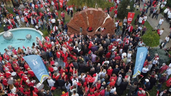 100. Yıl Cumhuriyet Anıtı 100’üncü yıla çok yakıştı
