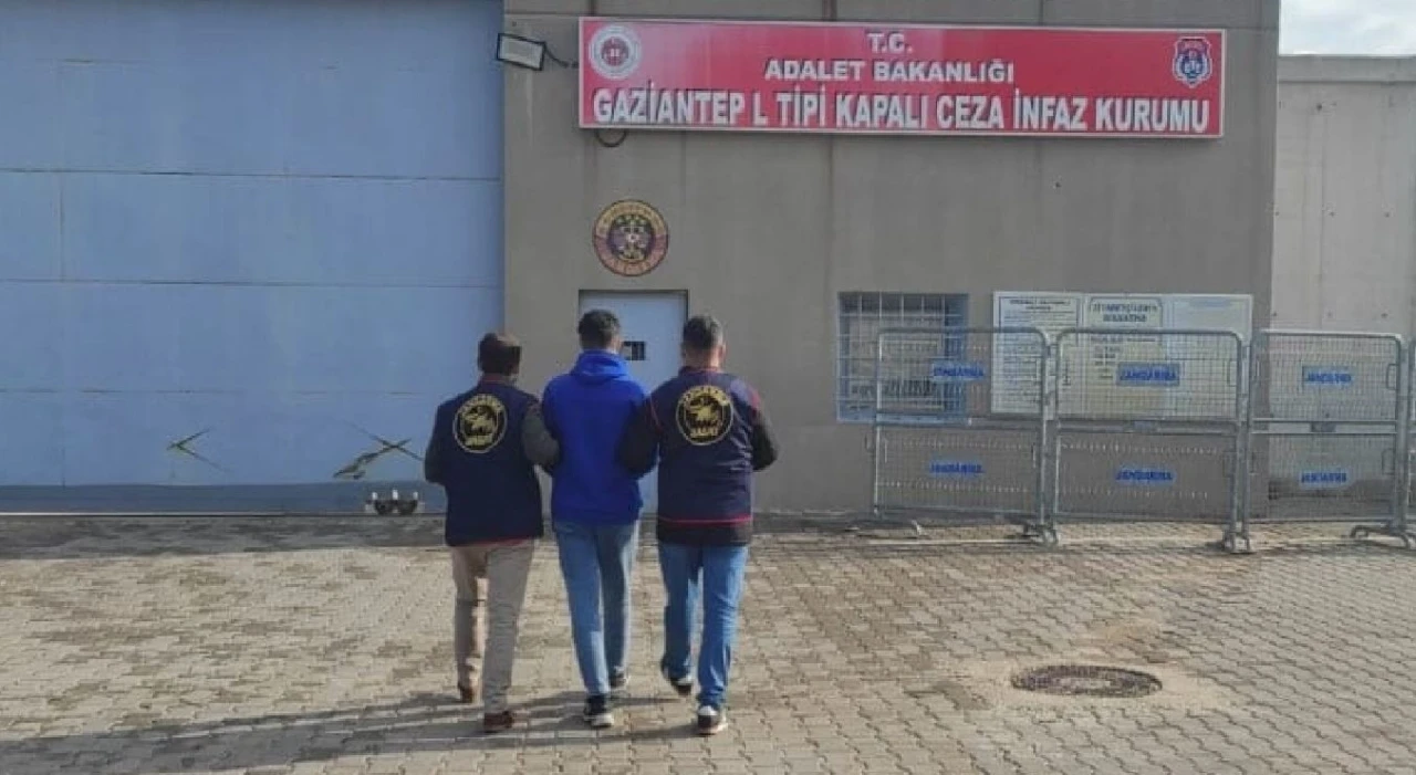 11 yıl hapis cezası bulunan dolandırıcı JASAT baskınıyla yakalandı
