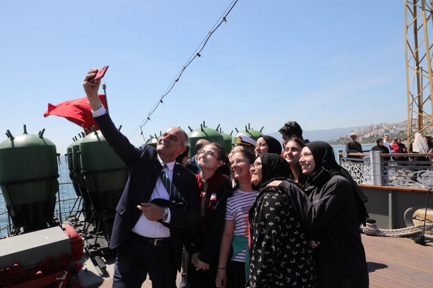 Efsane gemiye Gemlik’te ziyaretçi akını