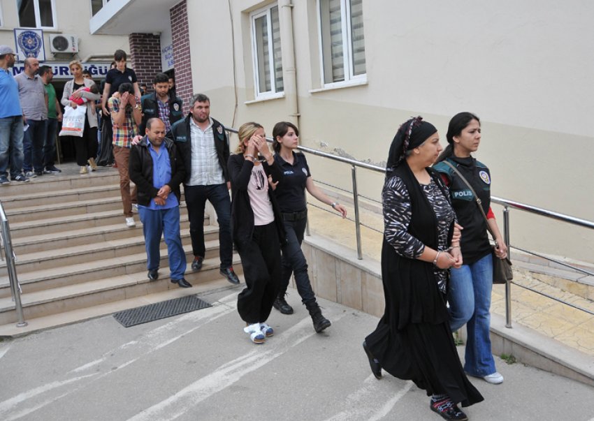 Bursa'da zehir tacirlerine şafak baskını!