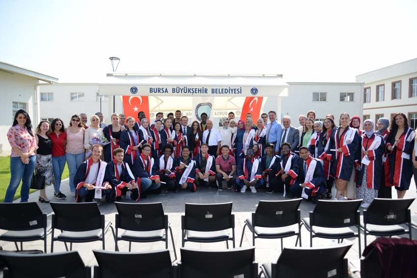 Uludağ Üniversitesi'nin yabancı öğrencileri mezun oldu