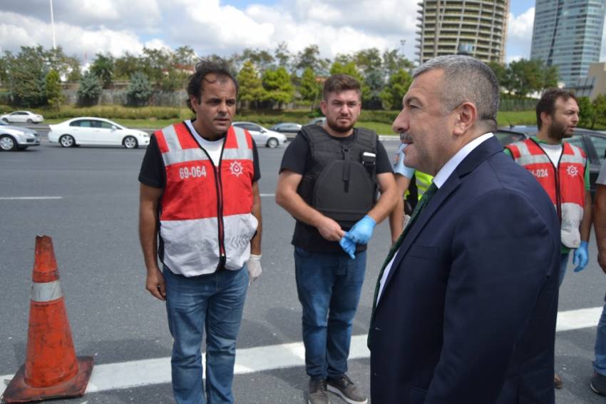 İstanbul Emniyet Müdürü polislerle bayramlaştı