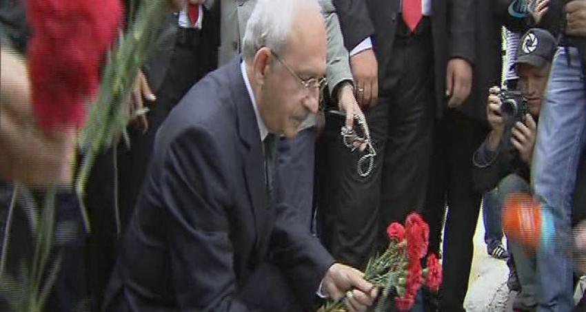 Kılıçdaroğlu, patlamanın olduğu yere karanfil bıraktı