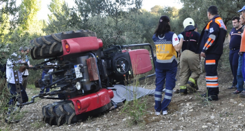 İzmir'de traktörün altında kalan şahıs hayatını kaybetti