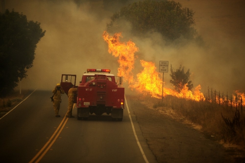 California’da yangınlar kontrol altına alınamıyor