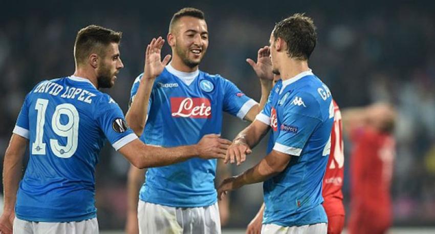 Napoli 4'te 4 yaptı!