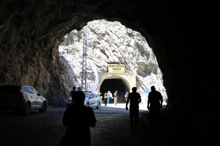 132 yılda tamamlanan Taş yol kaderine terk edildi
