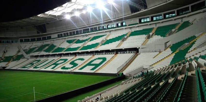 Timsah Arena Bursaspor marşları ile inledi