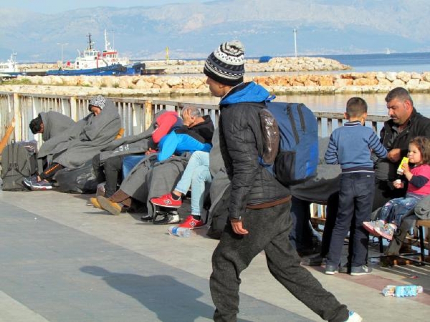 Çeşme açıklarında 54 mülteci yakalandı