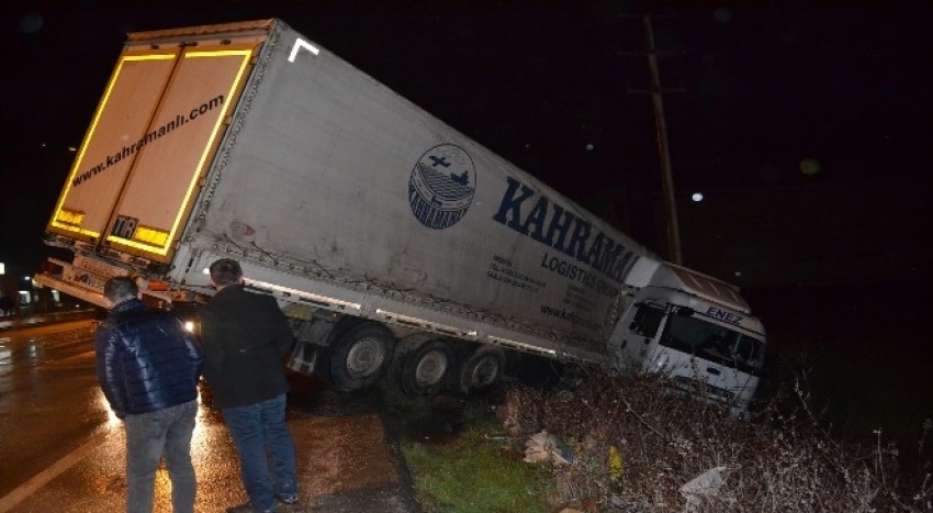 Bursa'da trafiği felç eden kaza!