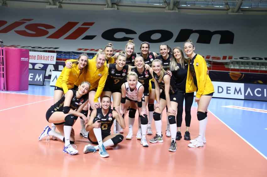 VakıfBank liderliği garantiledi