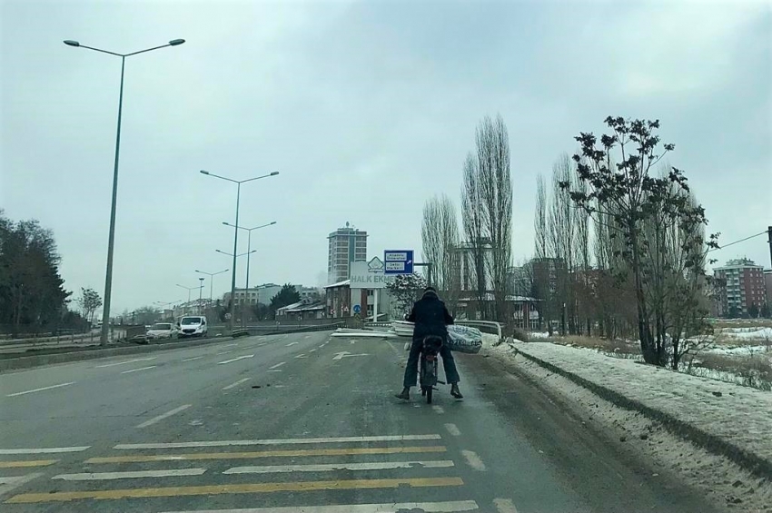 Eşya taşımak için seçtiği yöntem şaşkına çevirdi