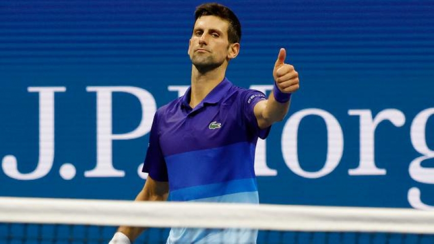 Novak Djokovic yarı finale yükseldi