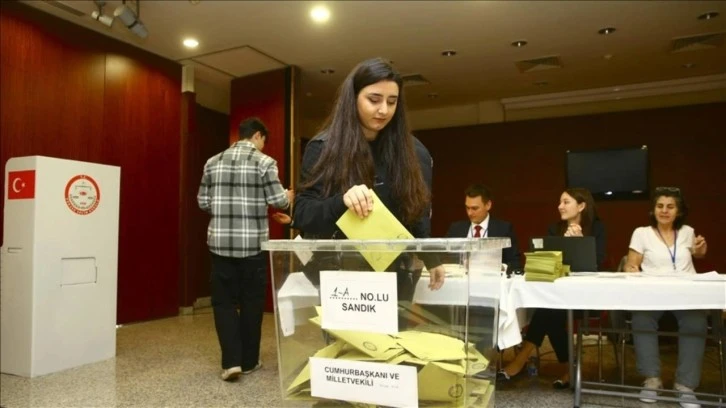 17 ülkede daha seçmenler sandık başına gitti 