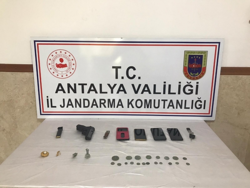 Manavgat’ta bin 400 yıllık tarihi eser ele geçirildi