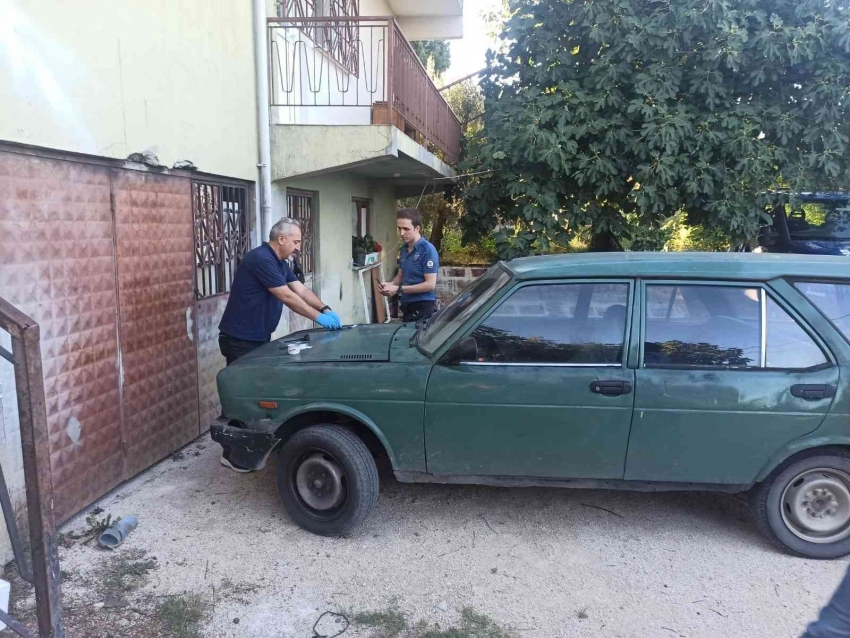 Yalova’dan çaldıkları otomobille Orhangazi’de yakalandılar