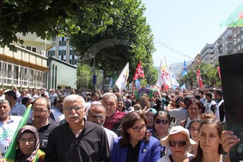 Suruç'ta hem annesini hem ağabeyini kaybetti