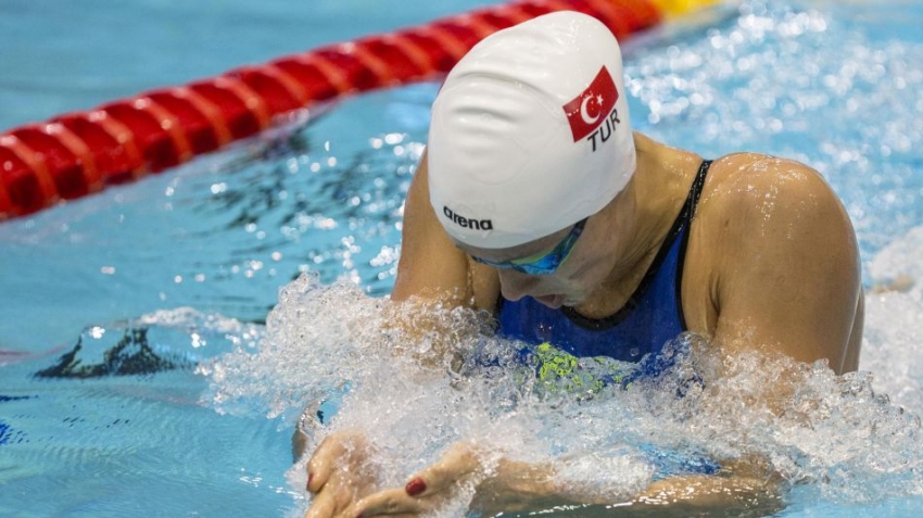 Viktoria Zeynep 200 metrede de finalde!