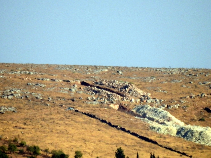 Teröristler hendekleri terk ediyor