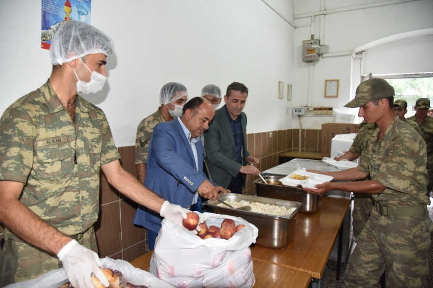 Manisa’da askerlerin zehirlenmesi olayında sıcak gelişmew